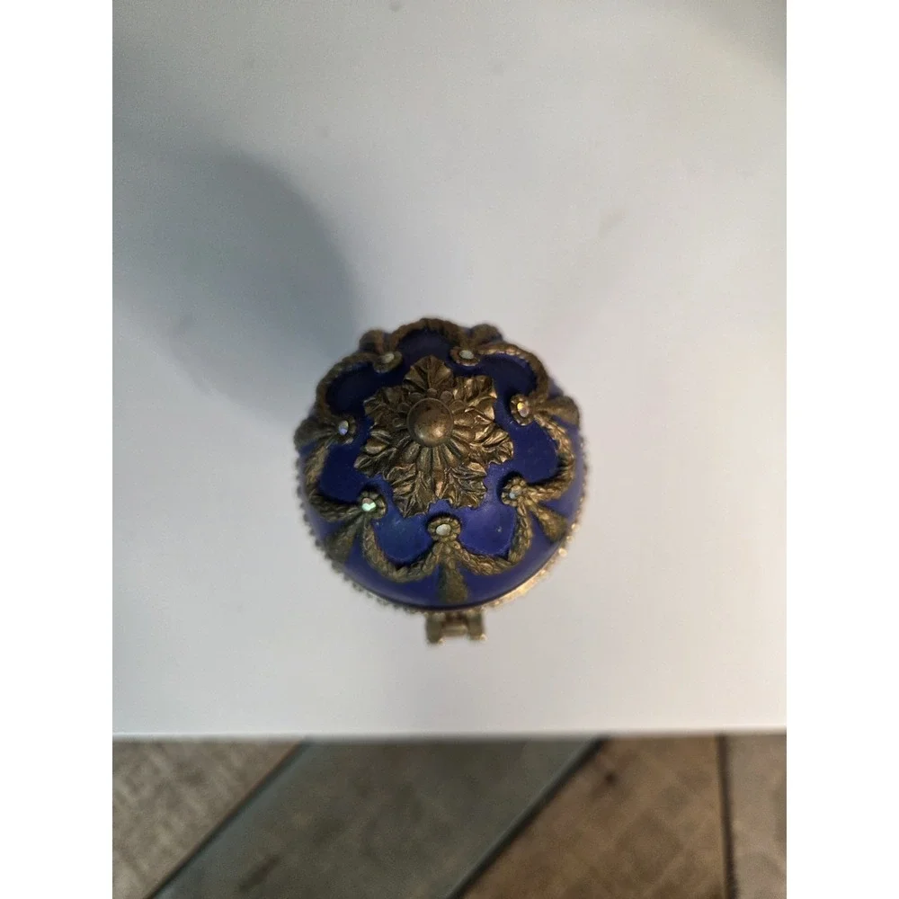 Vintage Hinged Lid Blue Pedestal Egg Shaped‎ Jewelry/Trinket Box Musical
